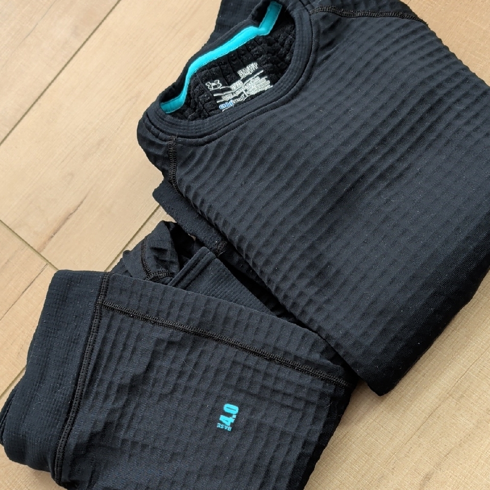 Under Armour Black 4.0 ColdGear Top And Bottoms with Teal Trim